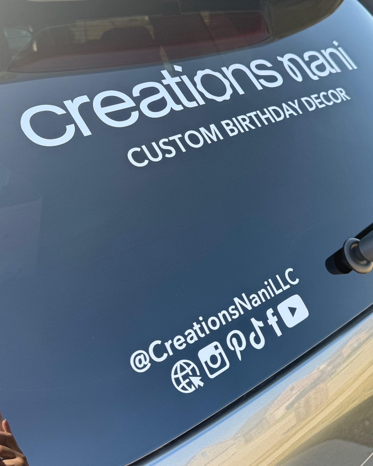 Vinyl decal (car)